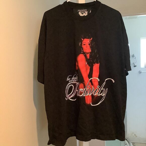 Rare production sample 1/18 size xl extra large X-Large the devil wears activity